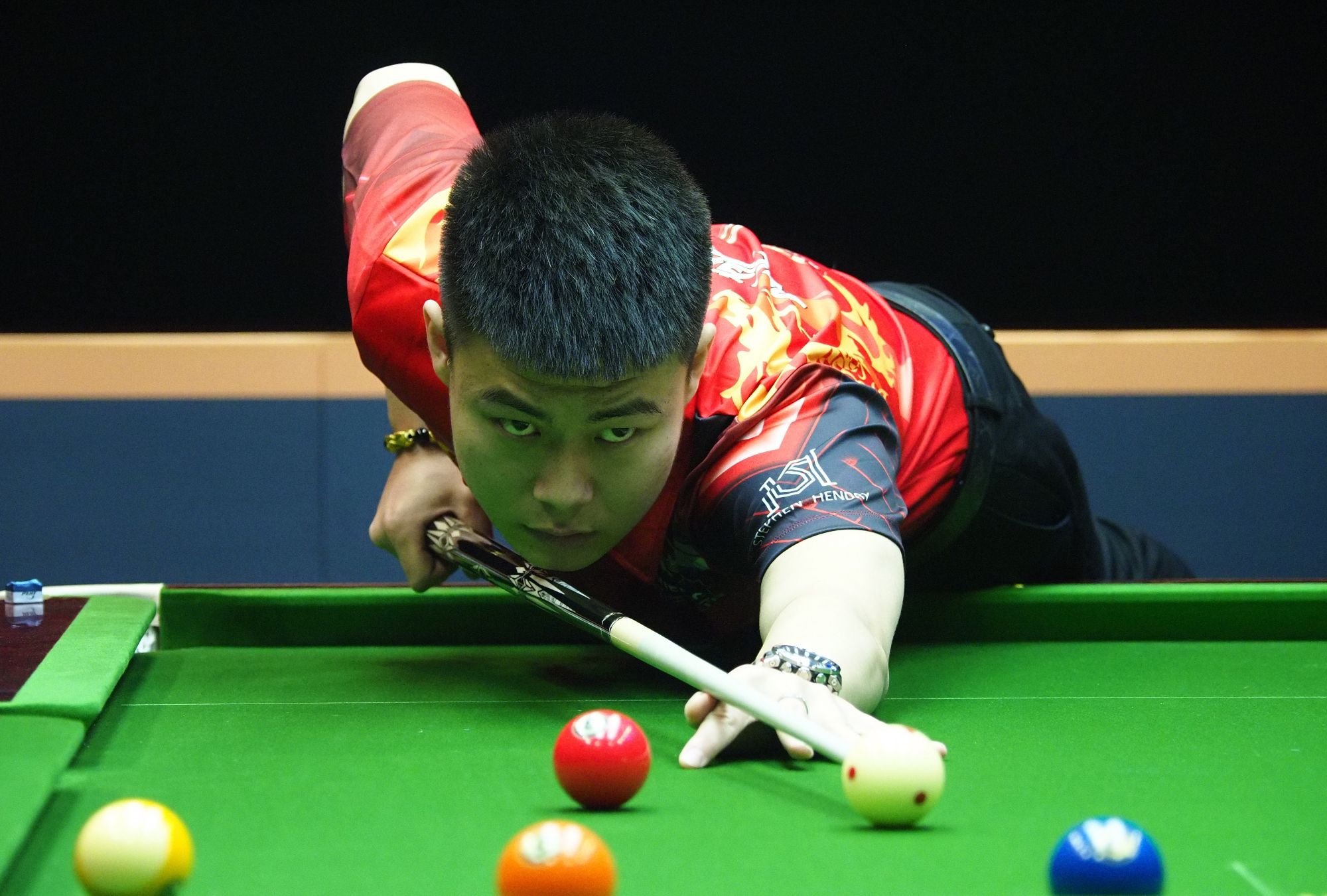 尼顽强的防 尼顽强的防