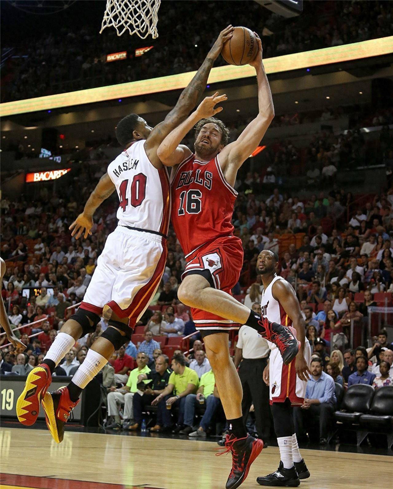 强叙事的暗 强叙事的暗